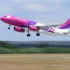 Egyszer csak felállt egy utas a WizzAir járatán, majd repülés közben megpróbálta kinyitni a vészkijáratot
