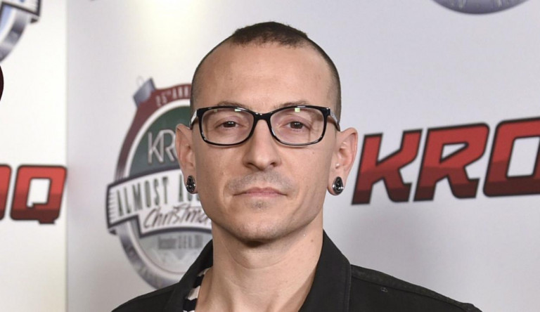 „A gyerekeim elvesztették a hősüket” – Szívszorító üzenetben búcsúzik a Linkin Park elhunyt énekesének felesége