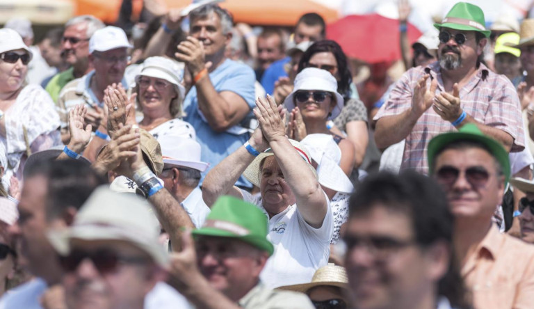 Ezt nagyon benézte a kormány, már a határon túli magyarok sem ugranak Orbánék szavára