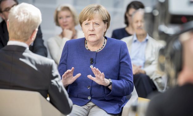 Angela Merkel interjút ad