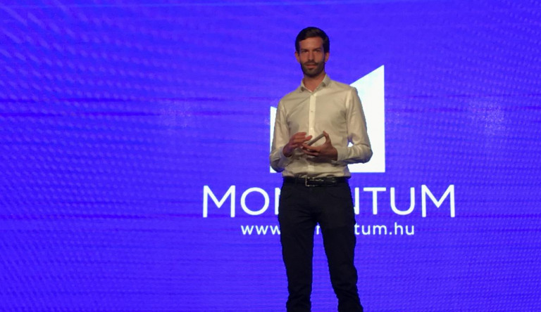 Újraértelmezné az államalapítást, és bemutatta új csodafegyverét a Momentum