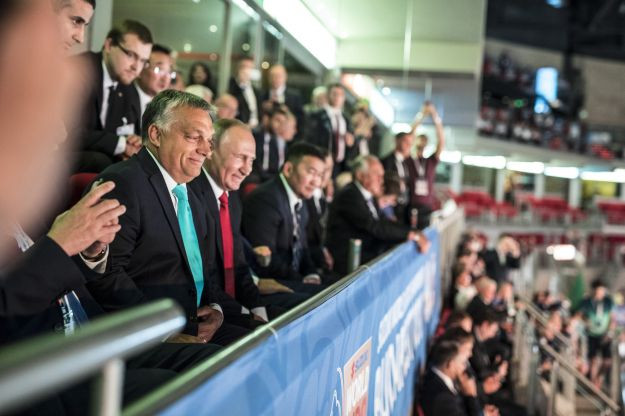 Orbán Putyinnak: „Írtál is egy kis könyvecskét a dzsúdóról, szokták idézni Magyarországon”