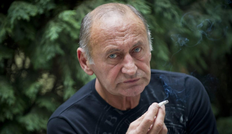 Kimaxolta a szervilizmust: Reviczky Gábor szerint nem baj, hogy fideszes cégekhez jutnak a pénzek, mert Orbán piszkosul helyrehozta az országot