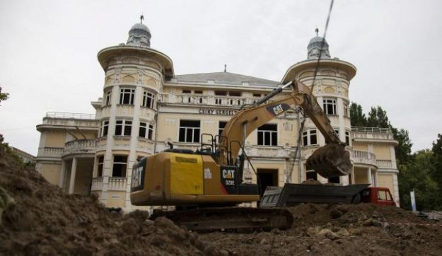 Különös fordulatot vett a Mészáros Lőrinc közeli színházfelújításból származó hulladék miatti botrány