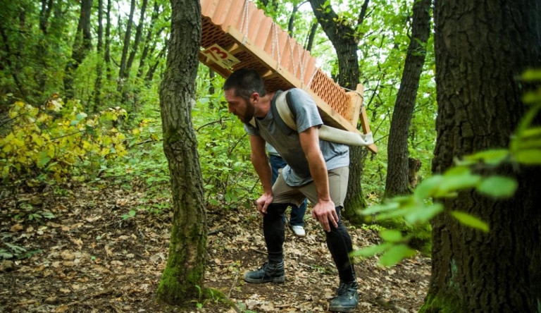 Amíg mi otthon szürcsöltük a levest, ezek az emberek oda rohantak fel, ahová nekünk eszünkbe sem jutna