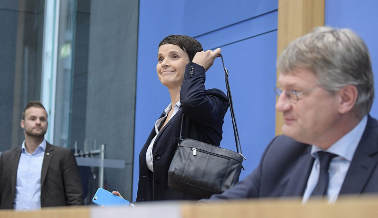 Máris szakad a német szélsőjobb