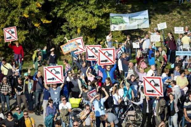 Ez gyors volt: meghiúsították Tarlósék a római-parti népszavazást