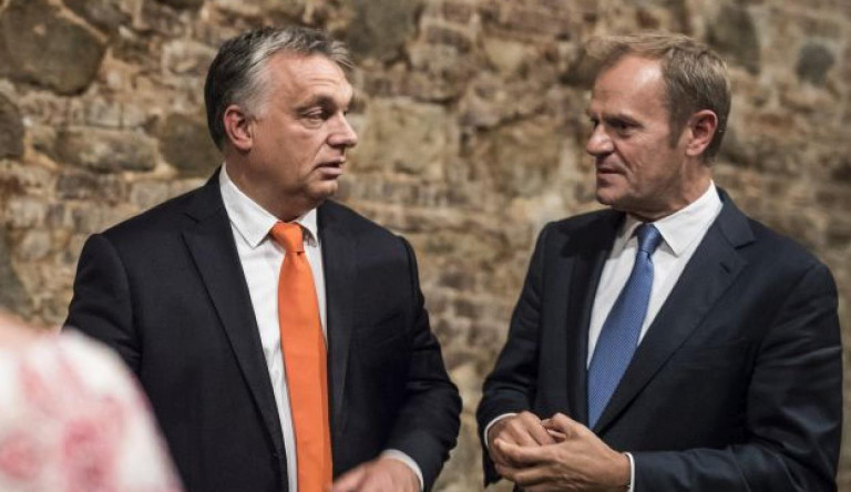 Itt a Tusk-terv: Jövő májusban döntenének a menekültkvótákról