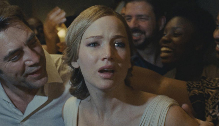 Jennifer Lawrence sikongatva járja meg a poklot az év legelborultabb filmjében