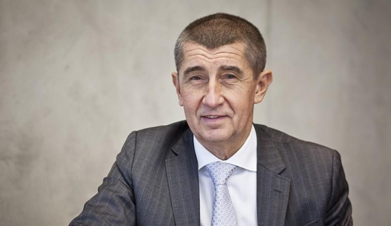Minden valószínűség szerint nagy fölénnyel nyert Andrej Babiš oligarcha pártja a cseh választáson
