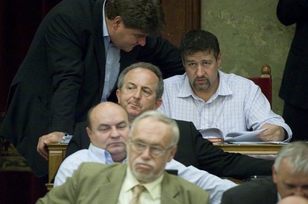 Varga és Simonka a Parlamentben