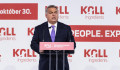 Orbán Viktor Mészáros Lőrinccel az oldalán azzal hitegette az embereket, hogy Magyarország egy nagy korszak kapujában áll
