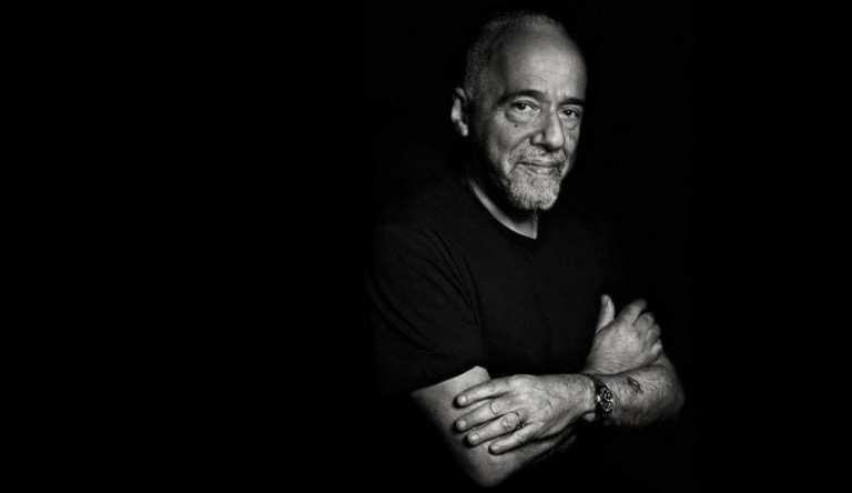 A Mágus érmetrükkjei – Paulo Coelho és az új hullámos spiritualitás  