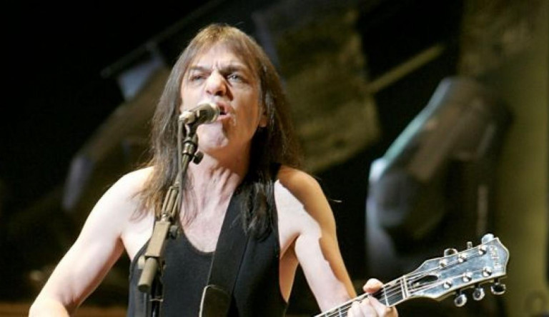 Szóljon a 13 legjobb AC/DC dal Malcolm Young emlékére!