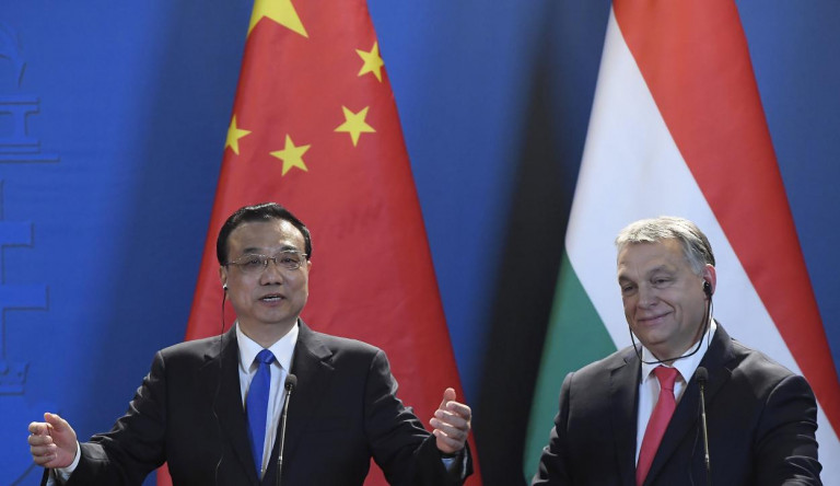 Nagy pofon Németországból: Orbán a „kommunisták táskahordozója”
