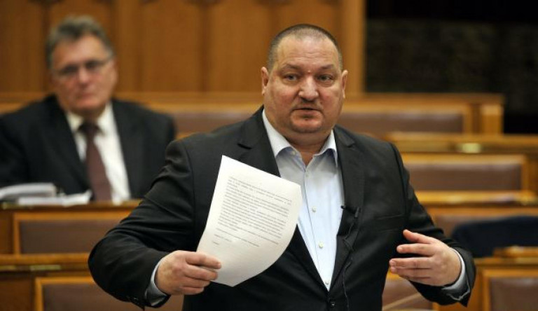 Magyar embernek magyar hülyeséget!