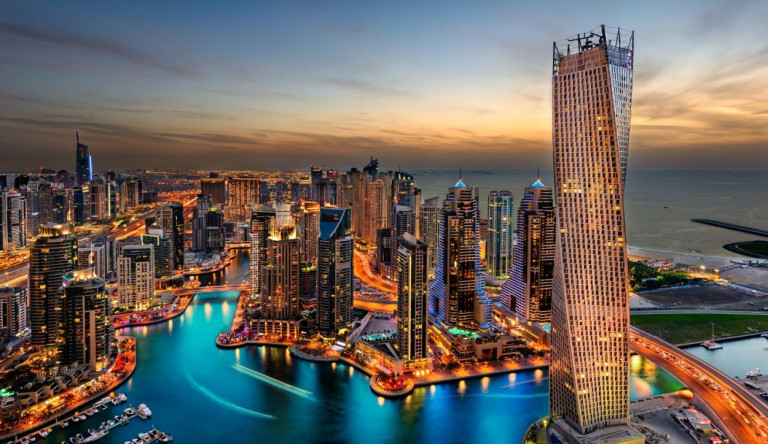 Két kézzel szórják a pénzt: minimum 700 millióért fog parádézni a magyar kormány a dubaji világkiállításon