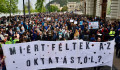„Ezt már nem tudják a döntéshozók figyelmen kívül hagyni” – mondják a fiatalok, akik diákok ezreit hívják tüntetni az Országház elé