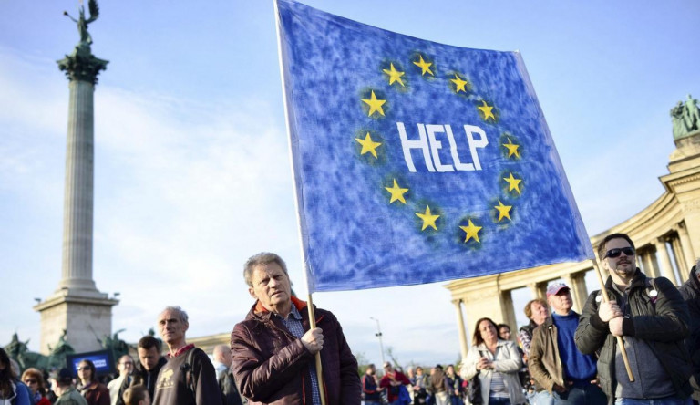 Totális zagyvaság, mégis tönkreteheti a civil szervezeteket a Stop Soros