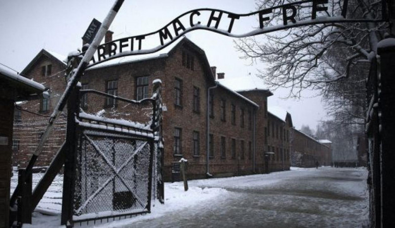 Auschwitz_top_story_lead.jpg