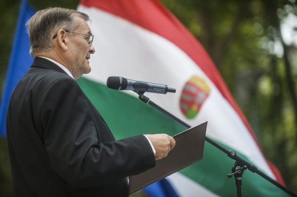 Az elmaradt (elhalasztott) Horthy-emlékmise margójára