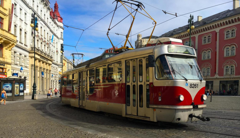 Nincs mit hozzáfűzni: bulivillamos!