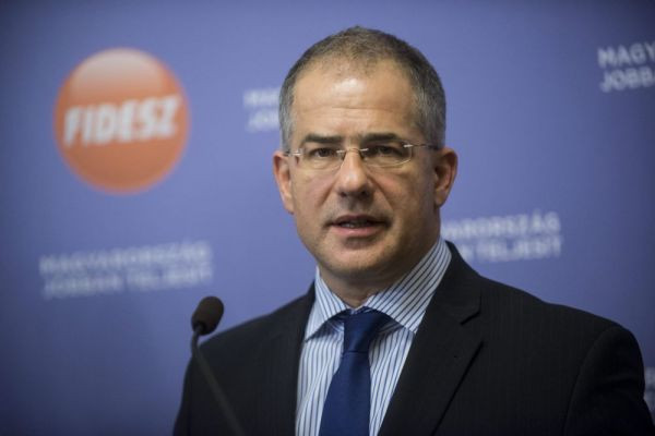 Hadházy: A Kósát „átverő” nő üzleti kapcsolatban van a Kósánéval üzletelő férfival