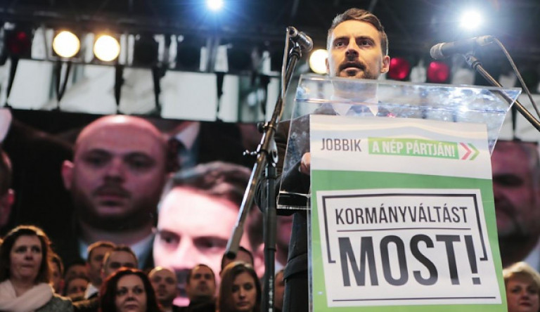Vona Gábor az örökmécsesnél kereste a megegyezést, lefotóztuk