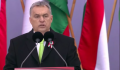 Magyarország miniszterelnöke hétszer nézett bele a papírjába, miközben a Himnusz első versszakát szavalta