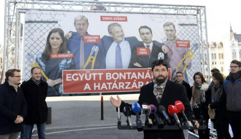 Komlón azt sulykolja a fideszes polgármester, hogy mindenki ÉLETVESZÉLYBEN van
