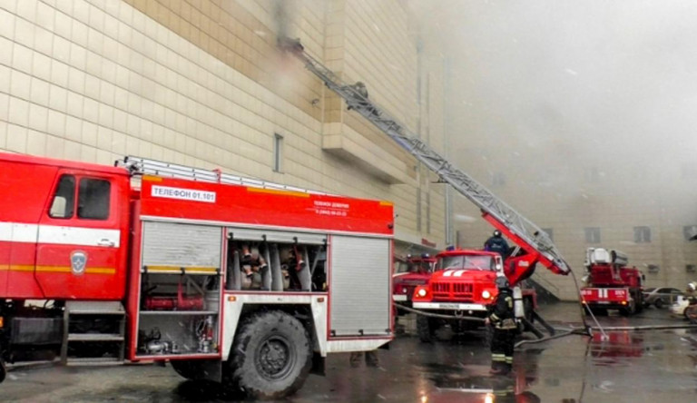 Már 48 halálos áldozata van az orosz plázában történt tűzesetnek