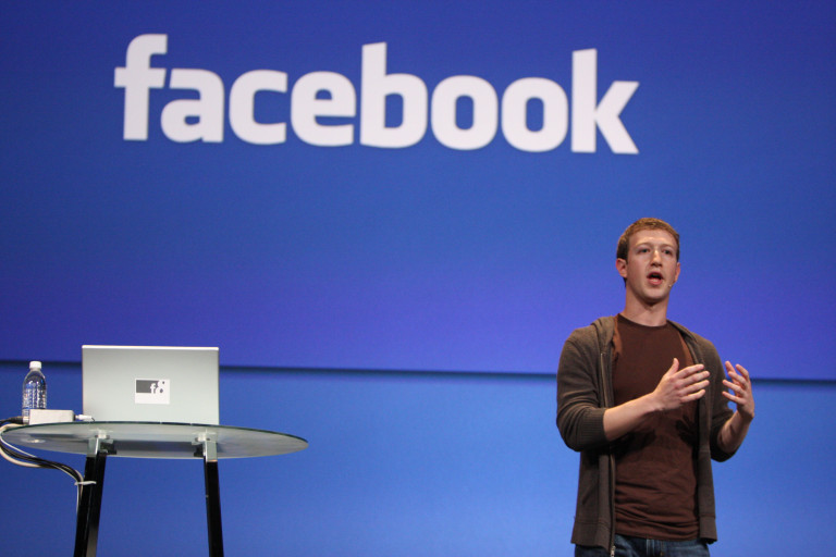 Szerényebbé tették a Facebookot a pofonok