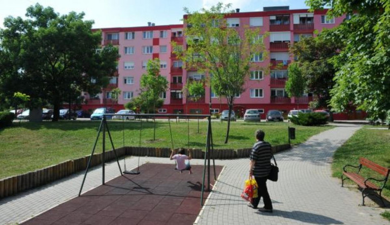 Miért lophatnak annyit a közös képviselők? – A komlói botránysorozat 2. része