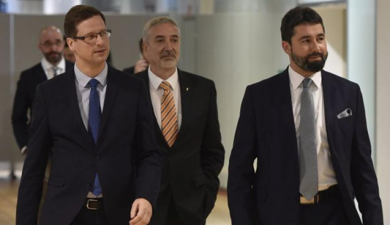 A civil szervezeteken venne először elégtételt a Fidesz