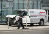 Kisbusszal hajtott a gyalogosok közé egy férfi Torontóban, tízen meghaltak