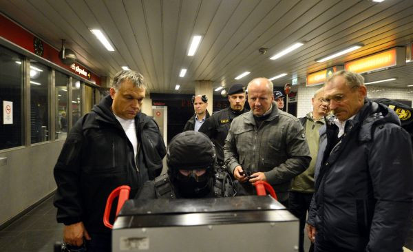 Orbán nagytakarítást végez, Lázár, Balog és Fazekas után Simicskó Istvánnak is menni kell