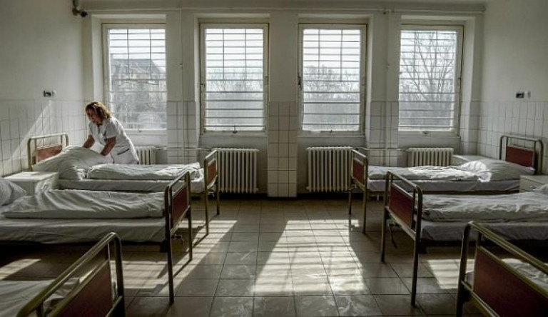 Fontos vizsgálatra jelentkezett be a beteg. A győri kórház válasza: decemberben jöhet