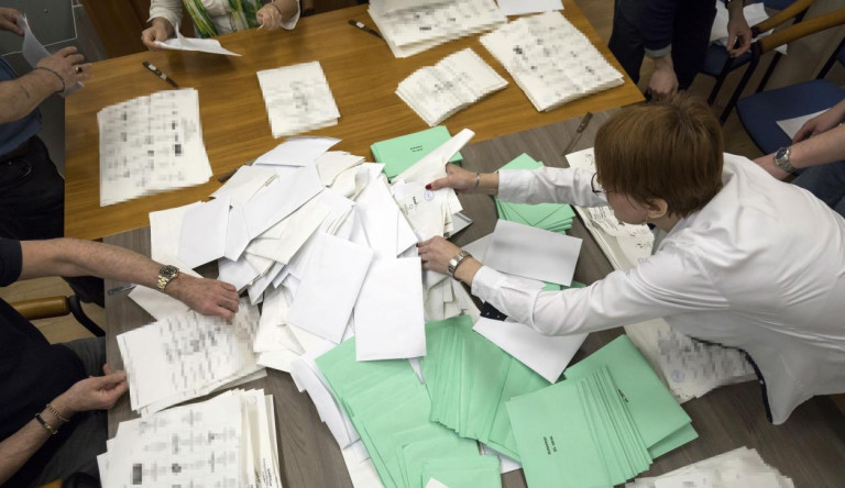 Lépett a DK, a Kúrián akarják elérni, hogy új választásokat írjanak ki