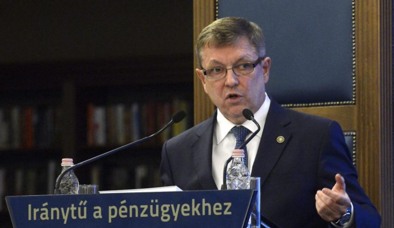 Hiába, költekezésben verhetetlen az MNB – Közel 40 millióért szőnyeg, 63 millióért Pallas Athéné-szobor