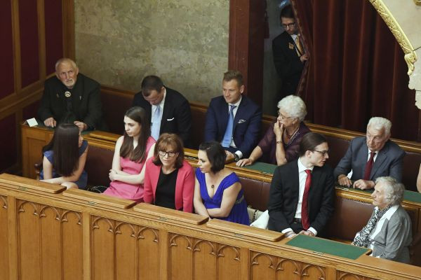 Mfor: Milliókba kerülhet az Orbán-unoka spanyolországi oktatása