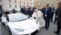 715 ezer euróért kelt el Ferenc pápa Lamborghinije