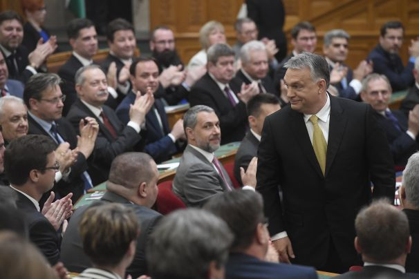 Orbán új szövege: a migránsozás és a kereszténydemokrácia ugyanazon érem két oldala