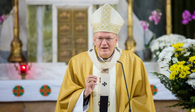 Erdő Péter kinyittatná a templomokat, bizonyos feltételek teljesülésével