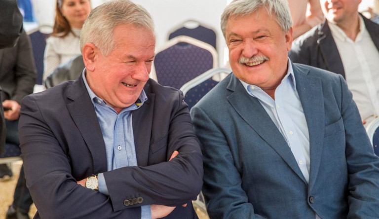 A szeged–csanádi püspök azt mondja, ők az embereknek szereznek örömet azzal, hogy állami pénzből stadiont építenek
