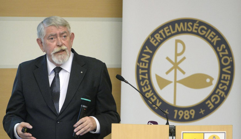 „A teljes inkompetenciát olvasni ki Kásler Miklós szavaiból”