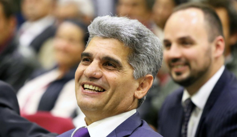 Semmilyen botrány nem számít: Orbánék nem engedik el Farkas Flórián kezét