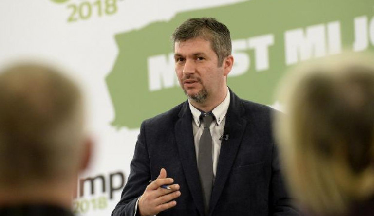 Hadházy szerint ciki lenne, ha nyilvánosságra hozná eltiltásának valódi okát 