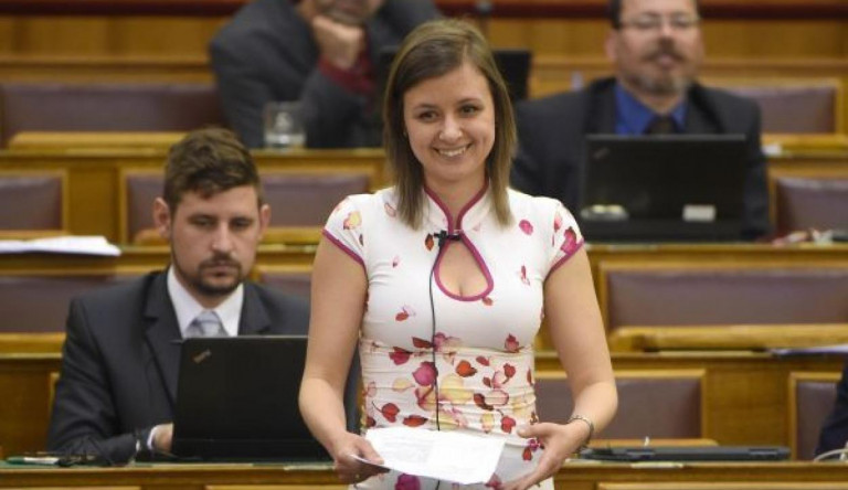 Toroczkainak kér mandátumot Dúró Dóra, bár valószínűleg végül ő marad a parlamentben
