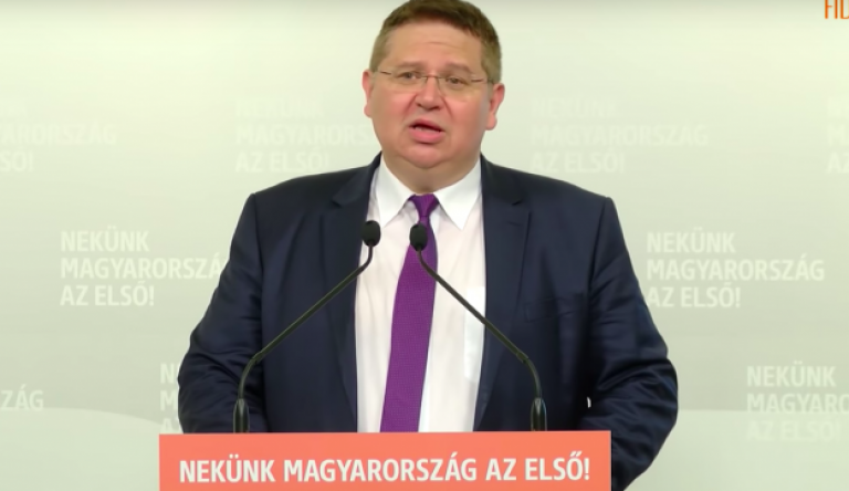 Kedves Kormány! Takarítsátok el előlem a rohadt, büdös csöveseket!