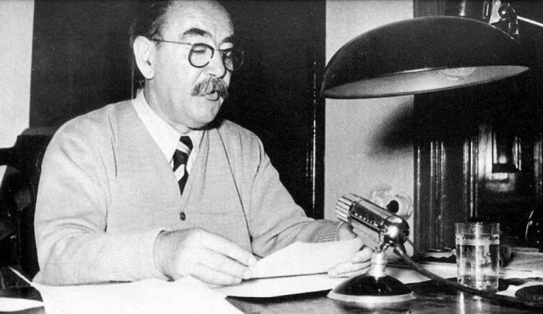 Karácsony Gergely: A kormány arra készül, hogy kiretusálja Nagy Imrét a történelemkönyvekből